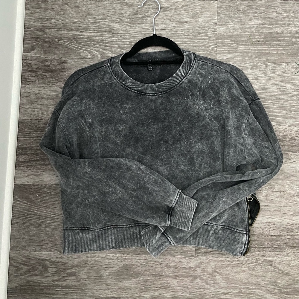 Grey cropped sweater